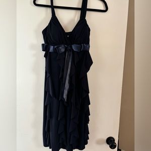 Beautiful navy dress size 6